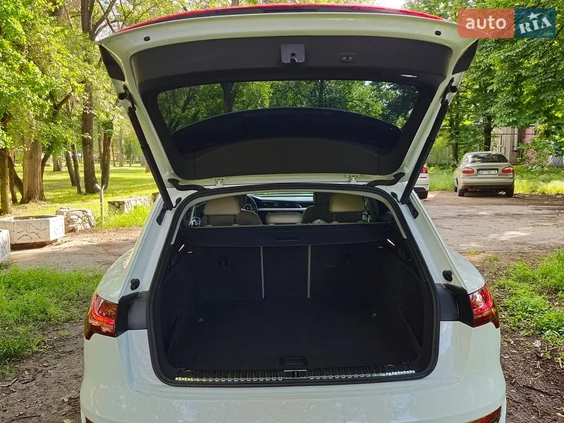 Audi e-tron 2019 VIN WA1VABGE3KB011317 фото оголошення 23 з 52