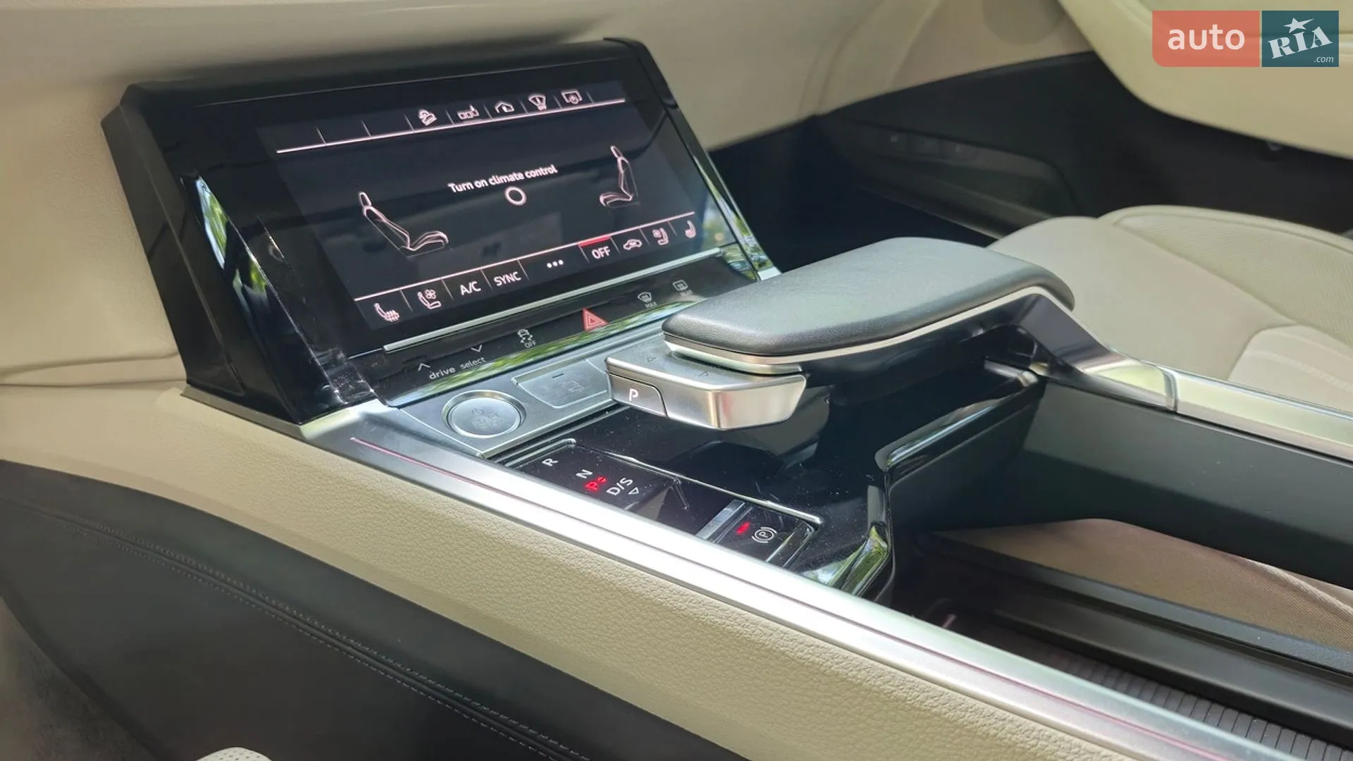 2019 Audi e-tron - мініатюра 24