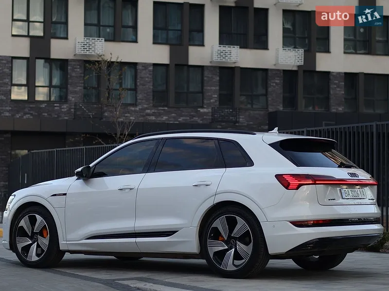 Audi e-tron 2021