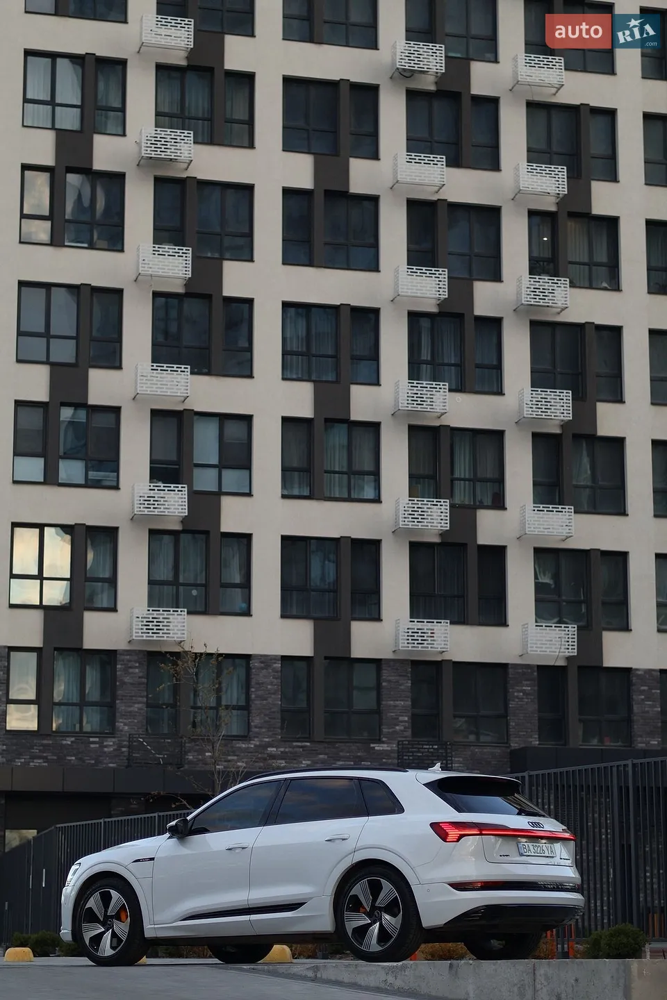 2021 Audi e-tron - мініатюра 2