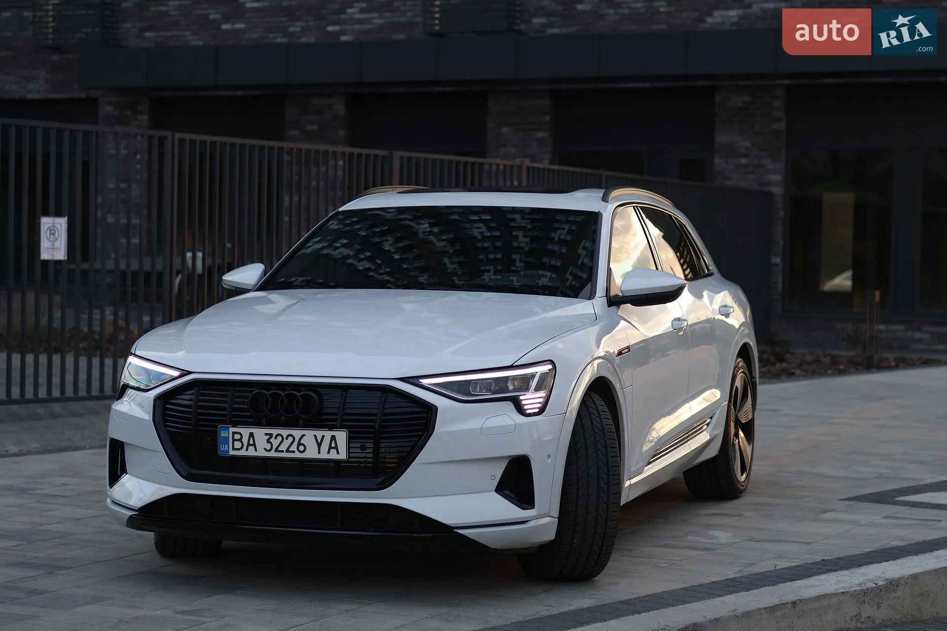 2021 Audi e-tron - мініатюра 12