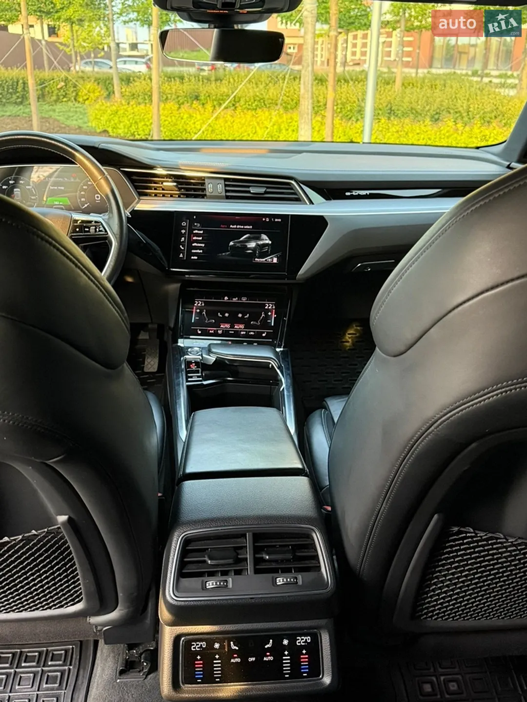 2019 Audi e-tron - мініатюра 11