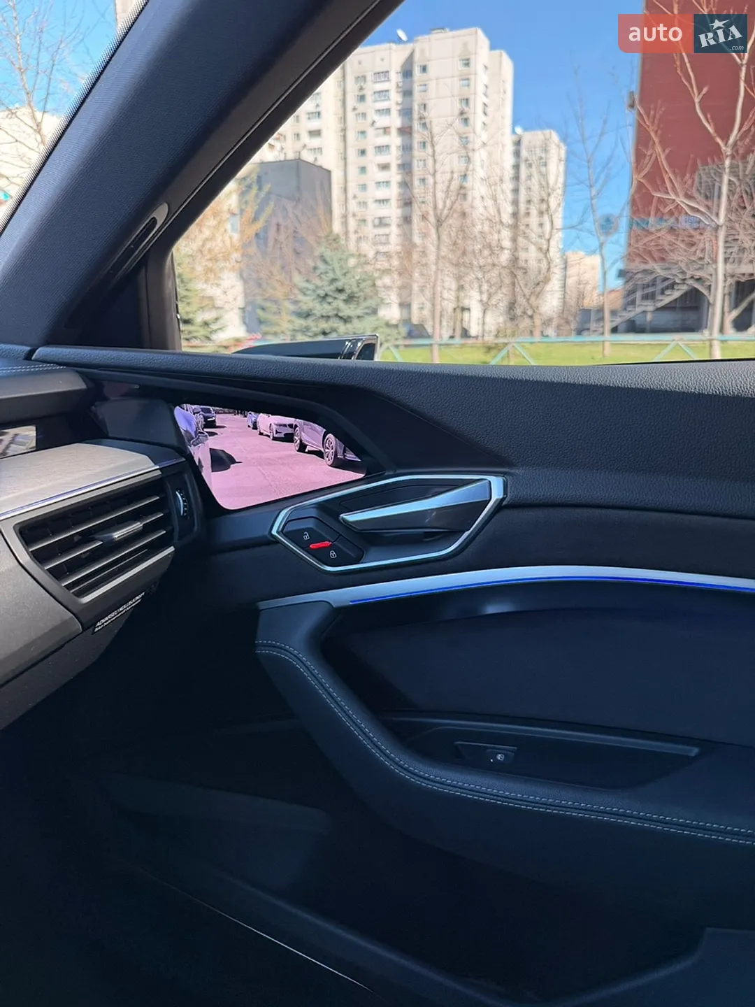 2019 Audi e-tron - мініатюра 32