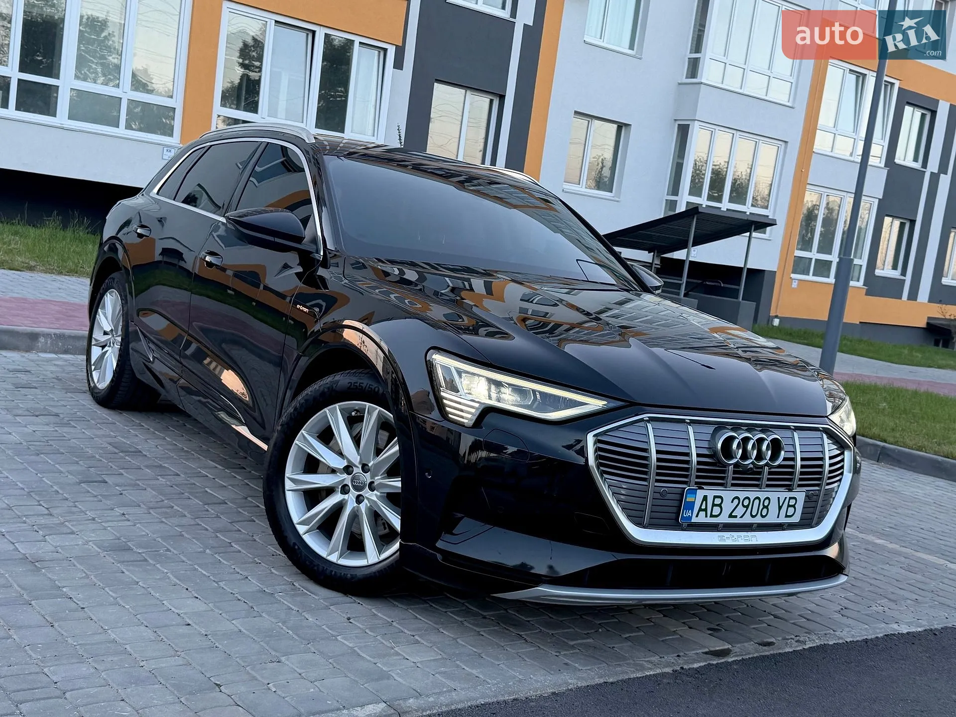 2019 Audi e-tron - фото 1