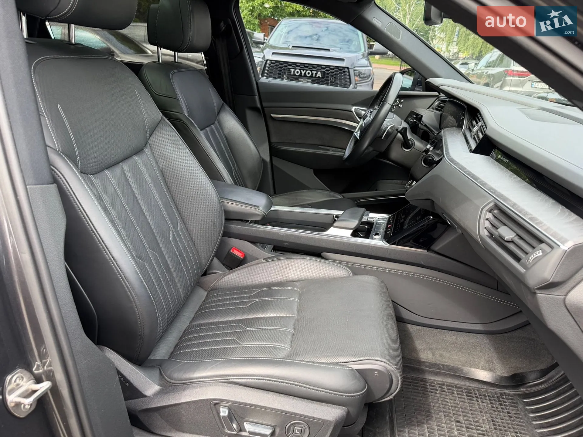 2019 Audi e-tron - мініатюра 25