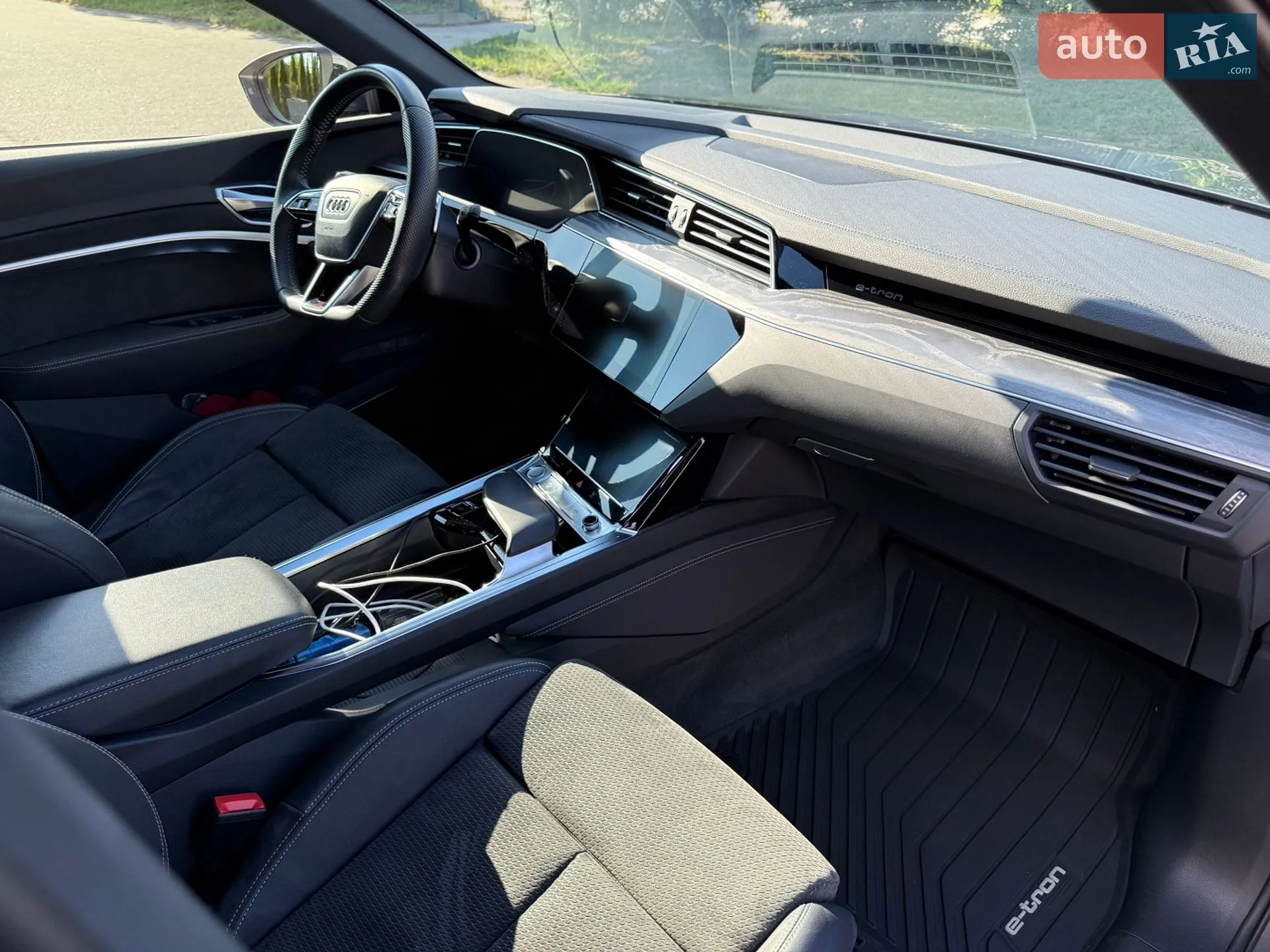 2020 Audi e-tron - мініатюра 30