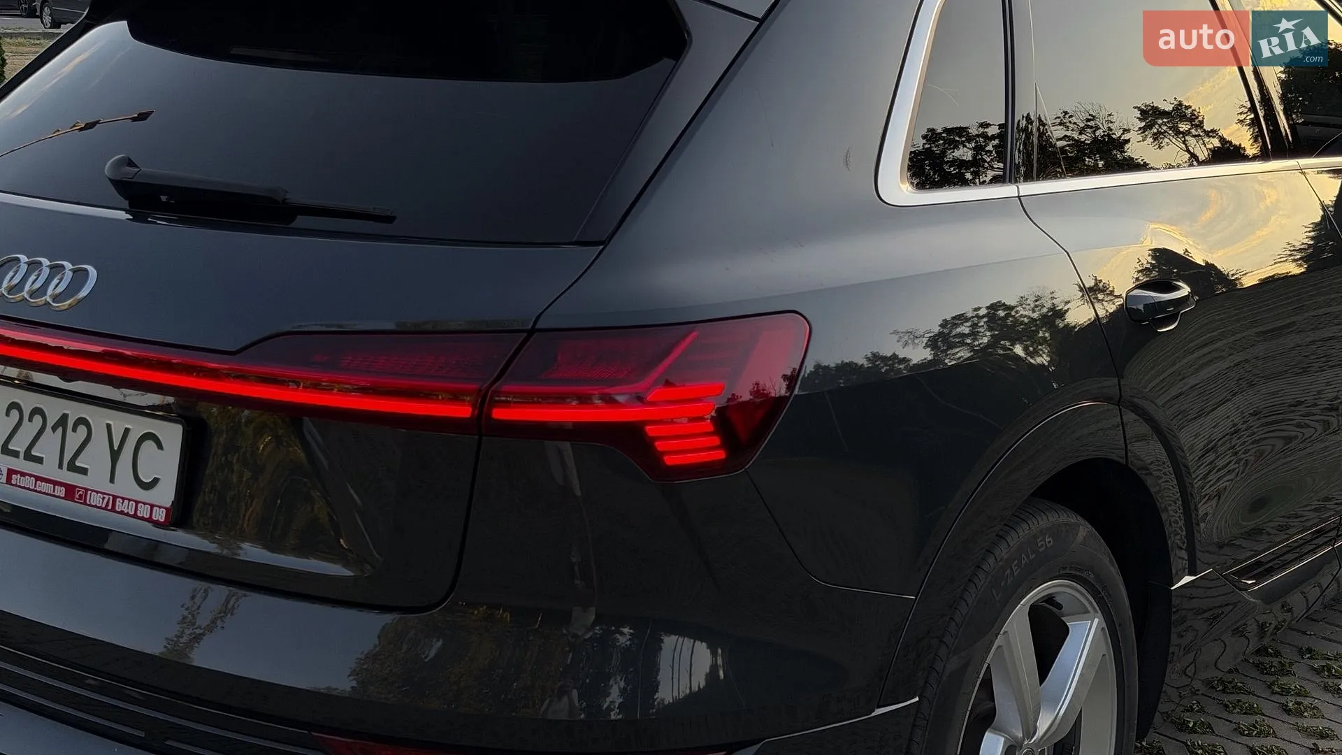 2019 Audi e-tron - мініатюра 12