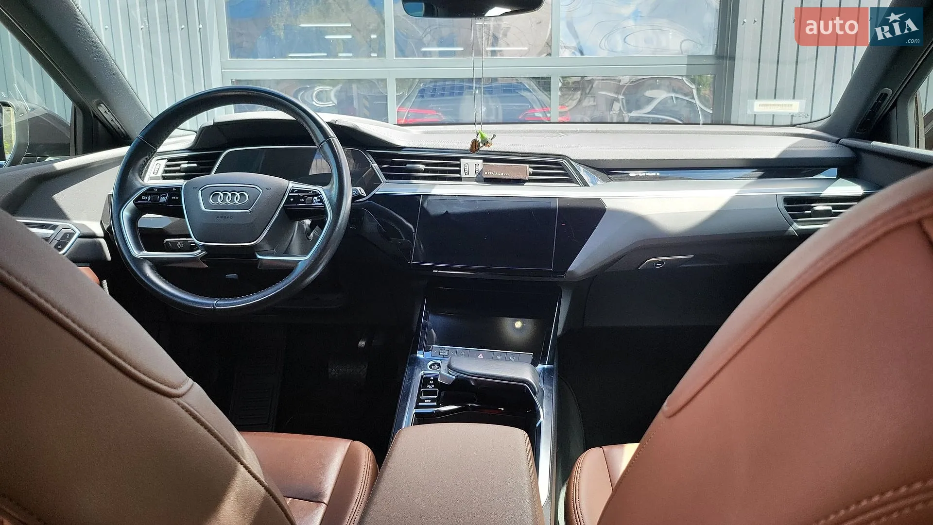 2021 Audi e-tron - мініатюра 14