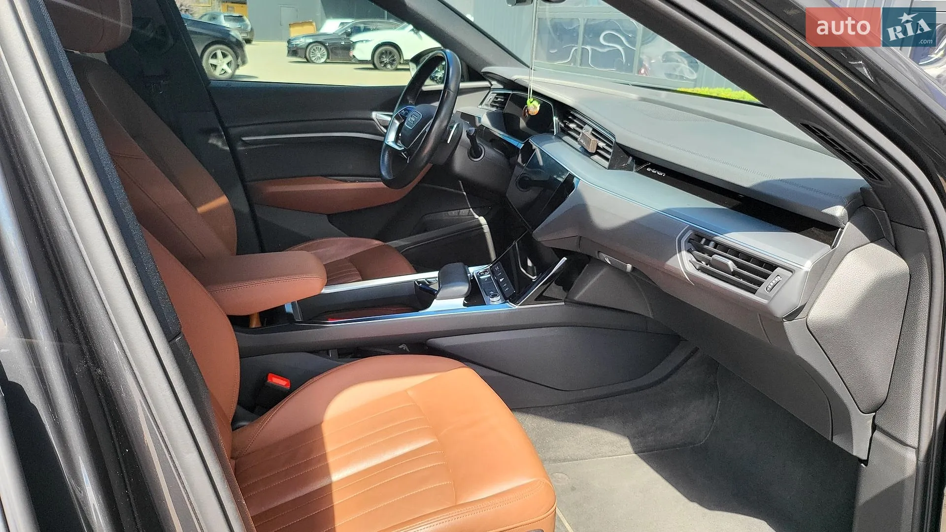 2021 Audi e-tron - мініатюра 16