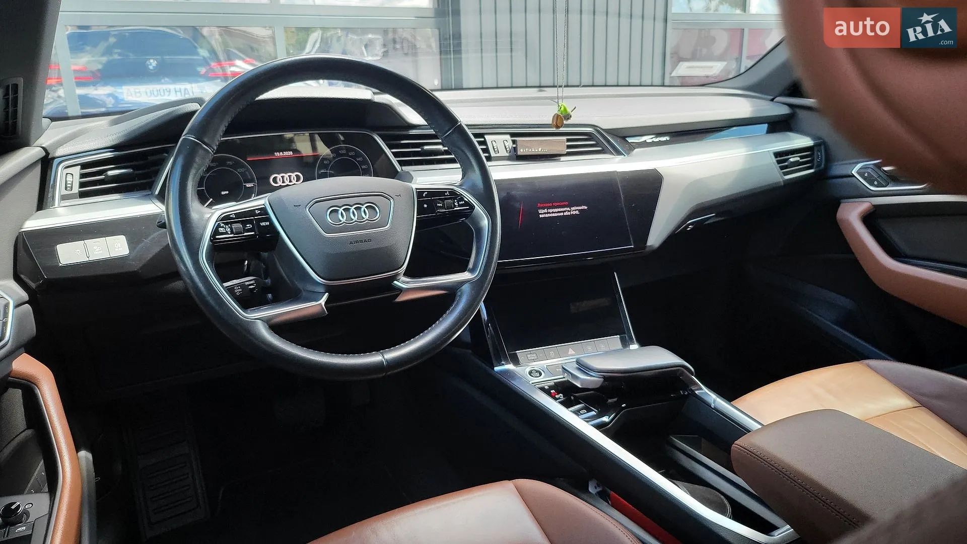 2021 Audi e-tron - мініатюра 21