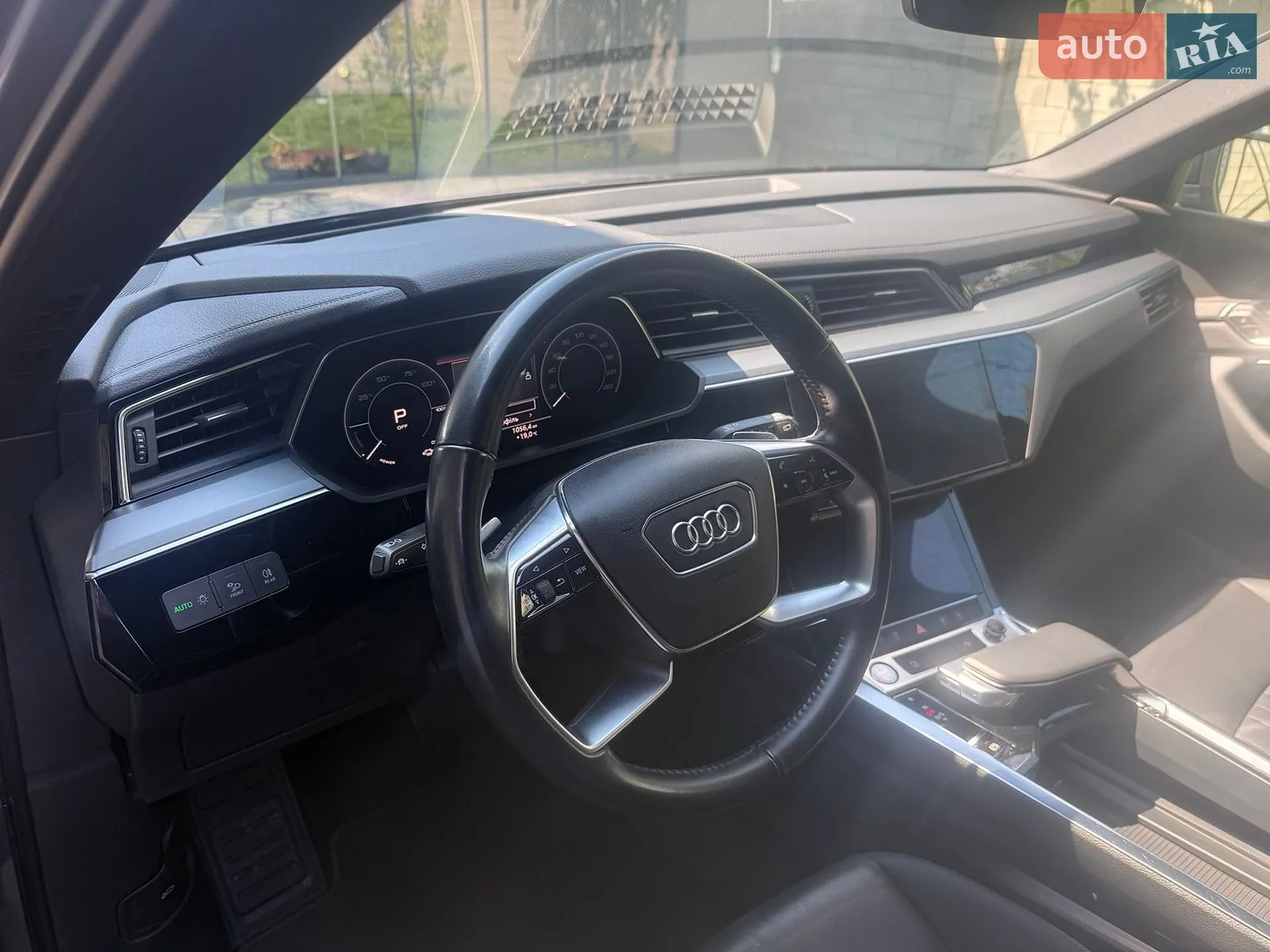 2020 Audi e-tron - мініатюра 16