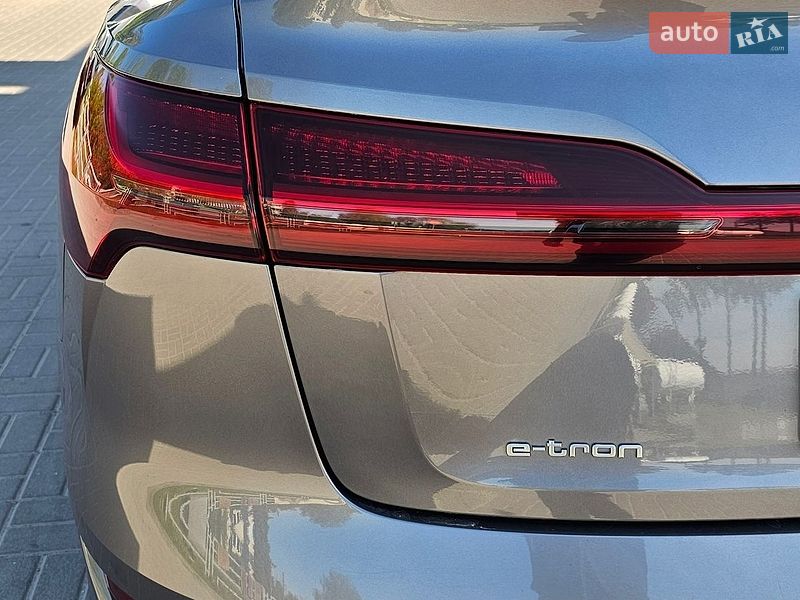Позашляховик / Кросовер Audi e-tron 2020 в Тернополі