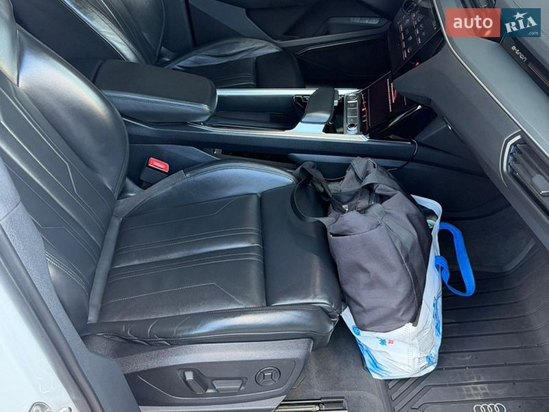 Позашляховик / Кросовер Audi e-tron 2019 в Харкові фото 19 Позашляховик / Кросовер Audi e-tron 2019 в Харкові