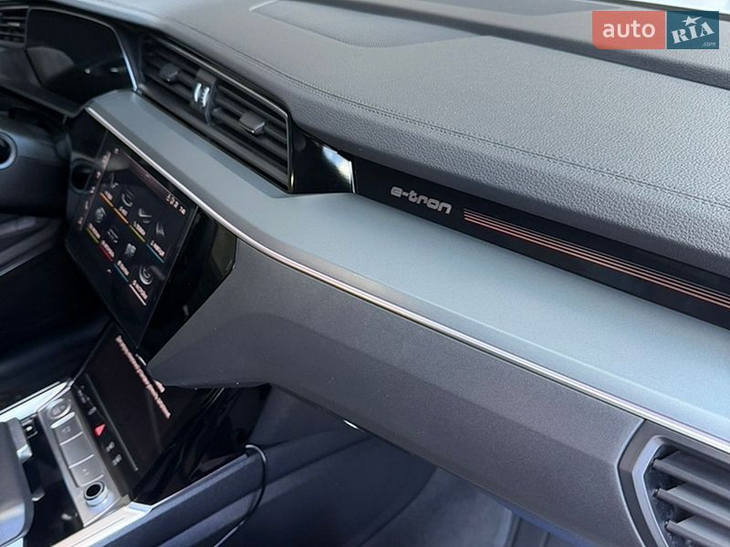 Позашляховик / Кросовер Audi e-tron 2019 в Харкові фото 20 Позашляховик / Кросовер Audi e-tron 2019 в Харкові