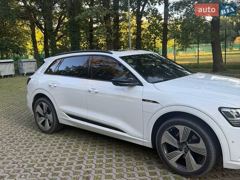 Позашляховик / Кросовер Audi e-tron 2019 в Харкові фото 22 Позашляховик / Кросовер Audi e-tron 2019 в Харкові
