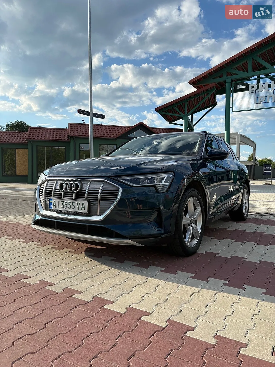 2020 Audi e-tron - мініатюра 2