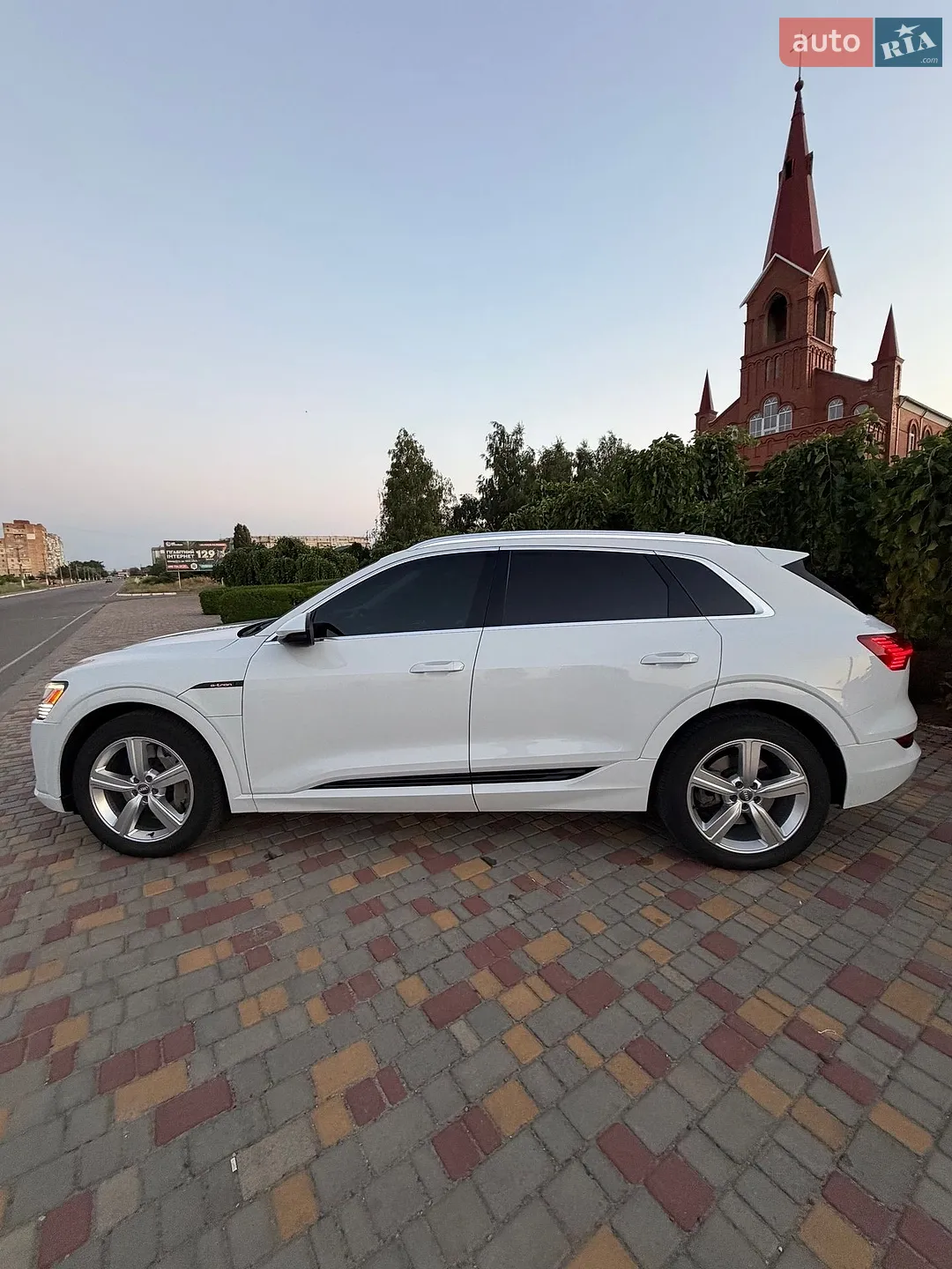 2019 Audi e-tron - мініатюра 6