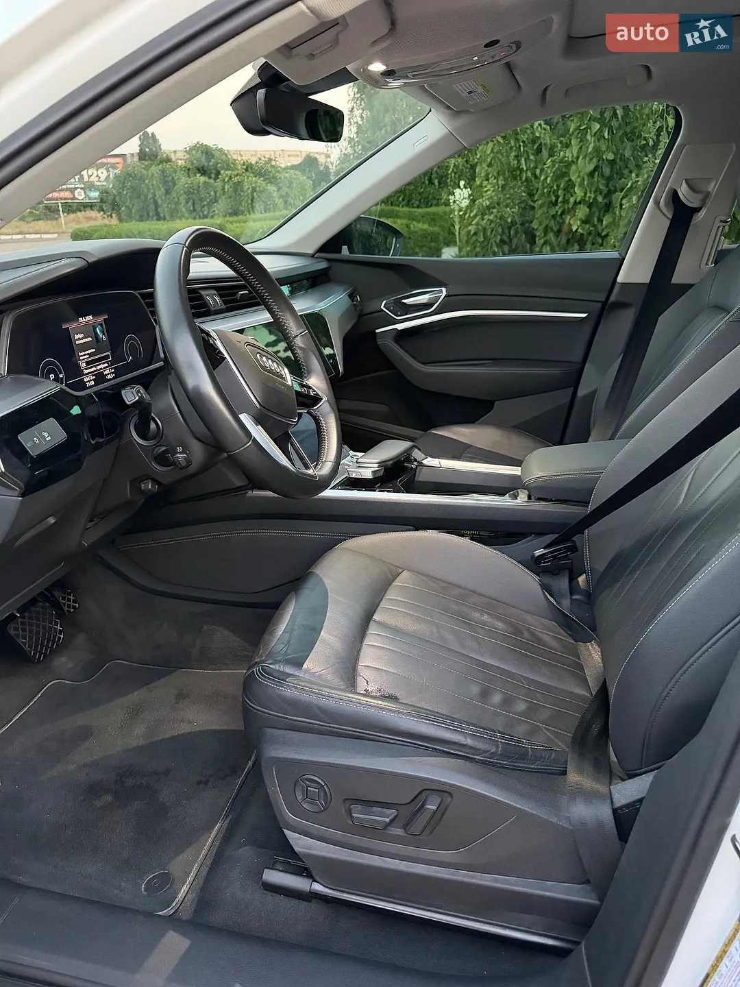 2019 Audi e-tron - мініатюра 21
