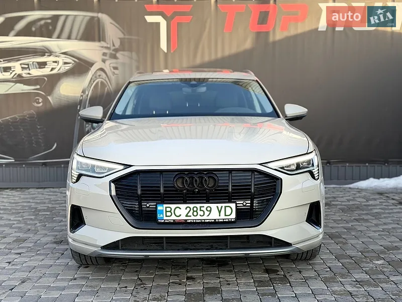 Audi e-tron 2019 VIN WA1LAAGE2KB024948 фото оголошення 11 з 114