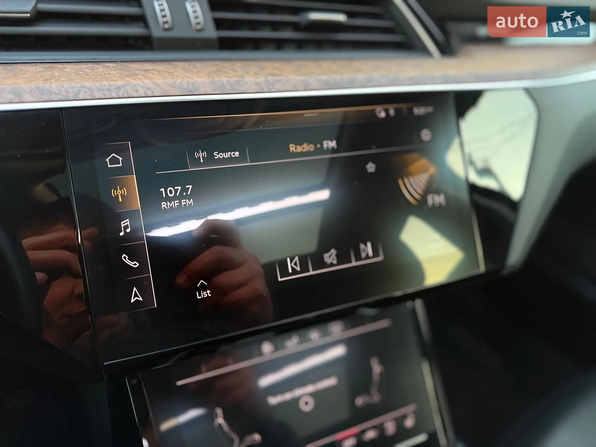 2019 Audi e-tron - мініатюра 44