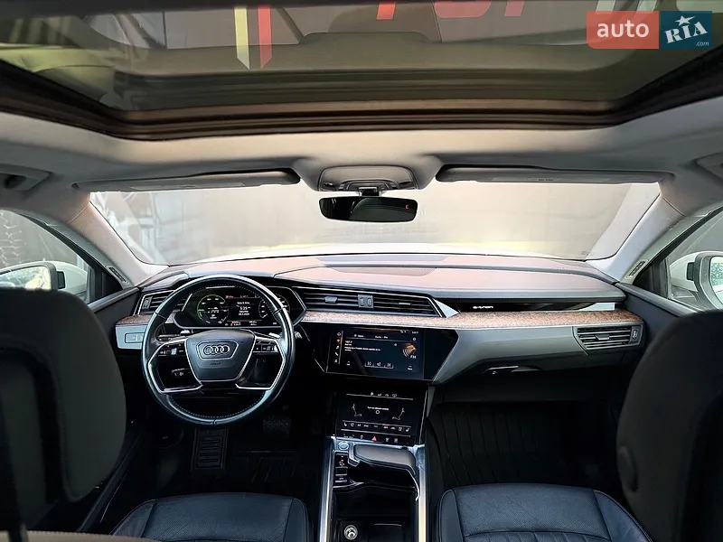 Audi e-tron 2019 VIN WA1LAAGE2KB024948 фото оголошення 68 з 114
