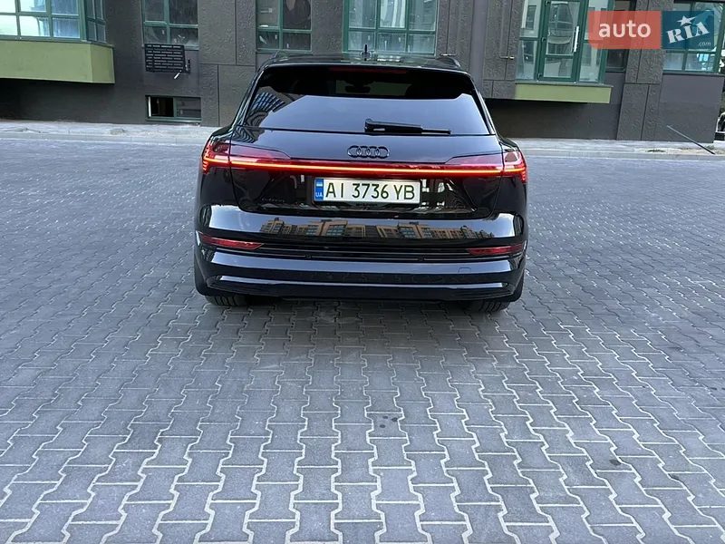 Audi e-tron 2020 VIN WA1AAAGE5MB003196 фото оголошення 9 з 72