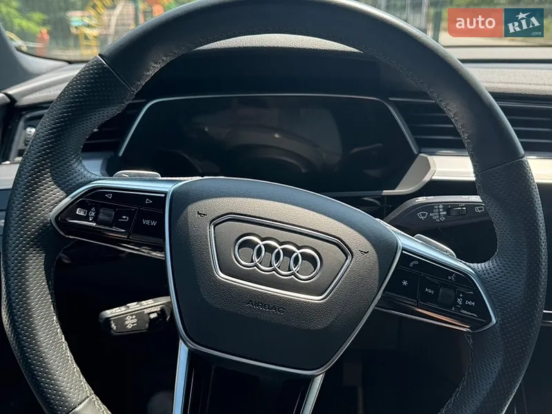 Audi e-tron 2022 VIN WAUZZZGE7NB031984 фото оголошення 13 з 52
