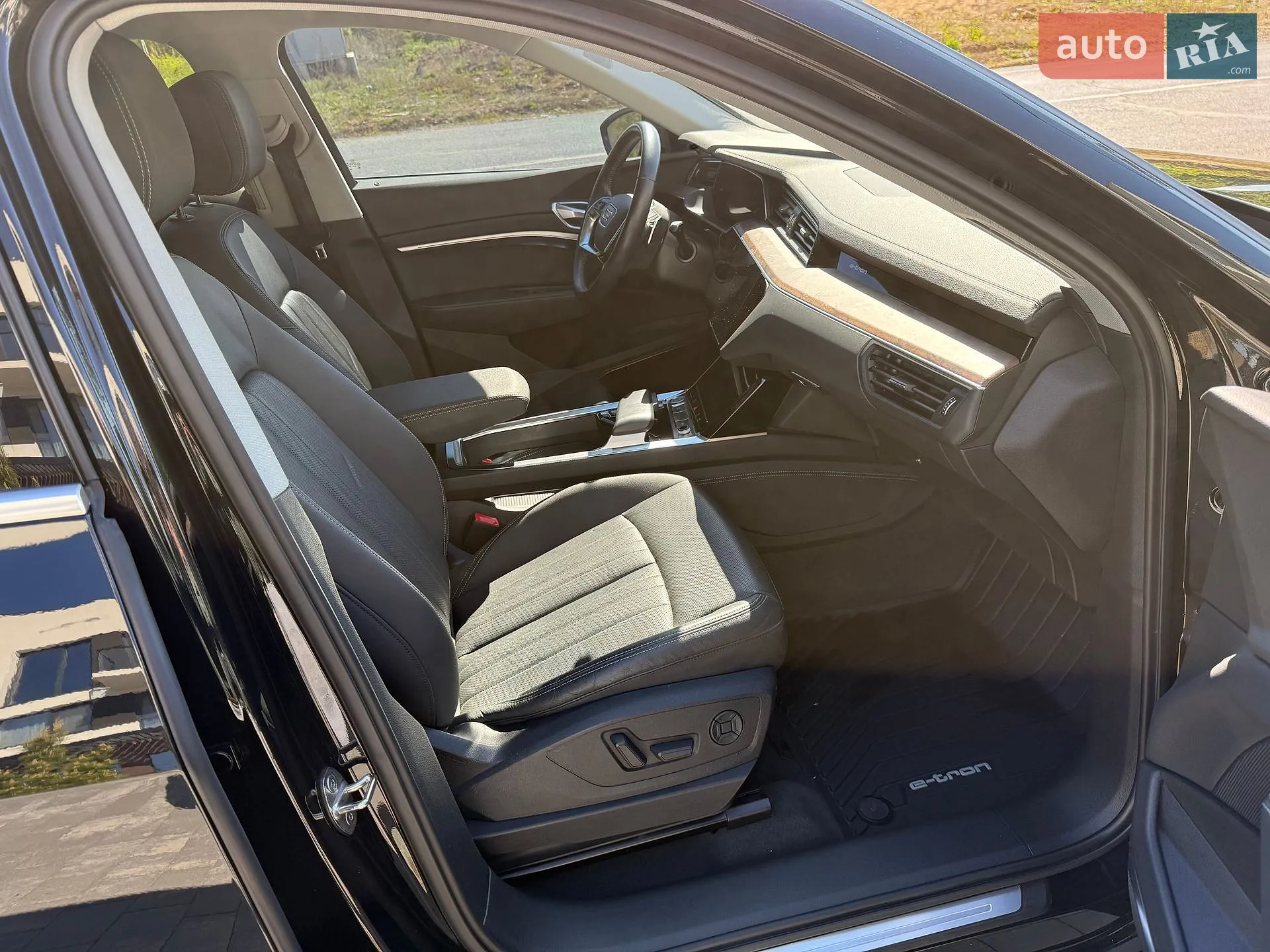 2019 Audi e-tron - мініатюра 26
