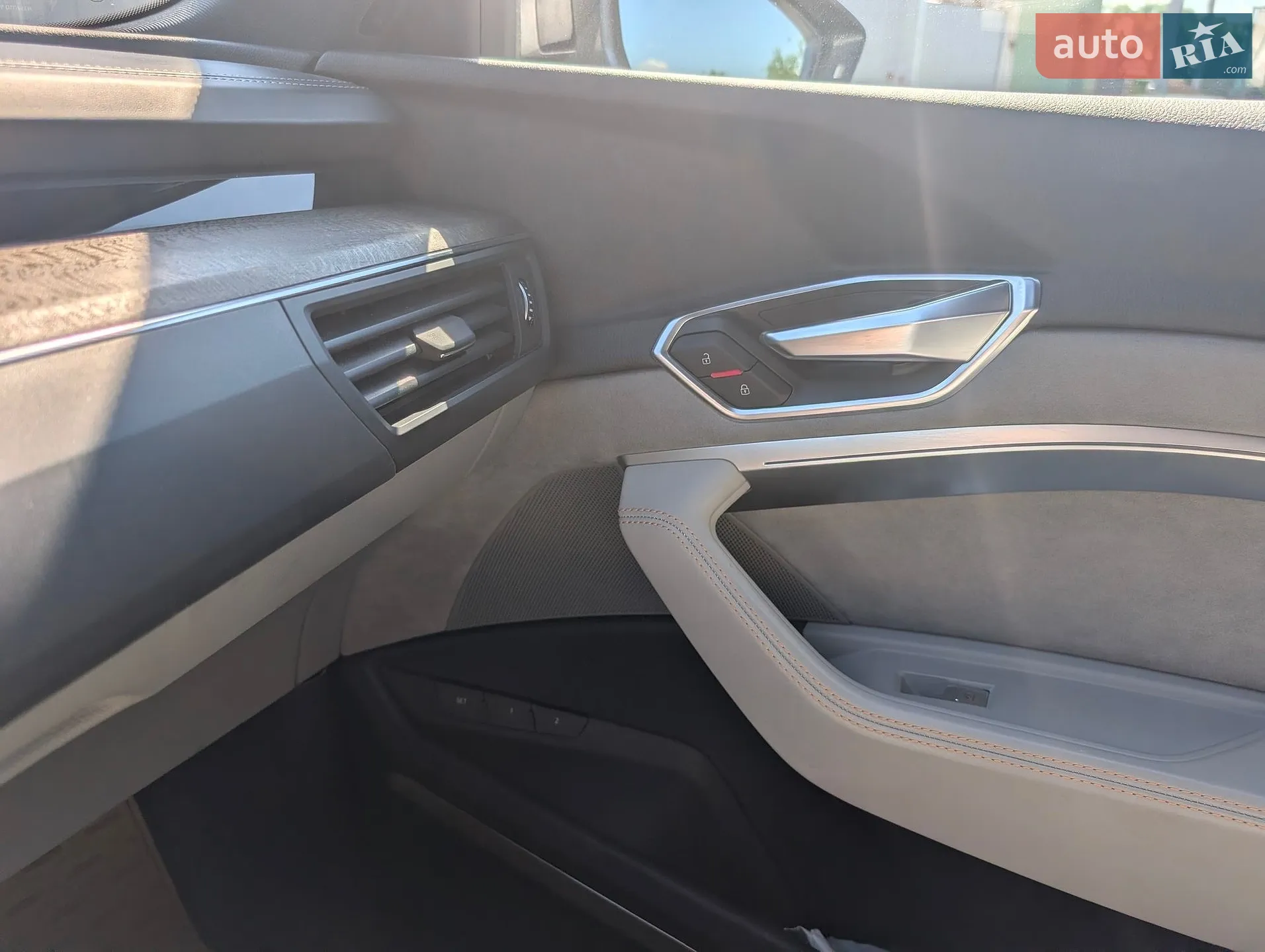 2021 Audi e-tron - мініатюра 14