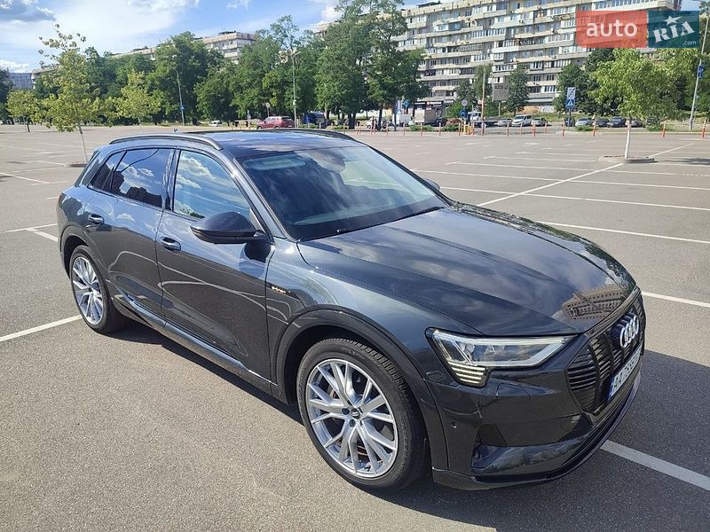 Внедорожник / Кроссовер Audi e-tron 2020 в Киеве