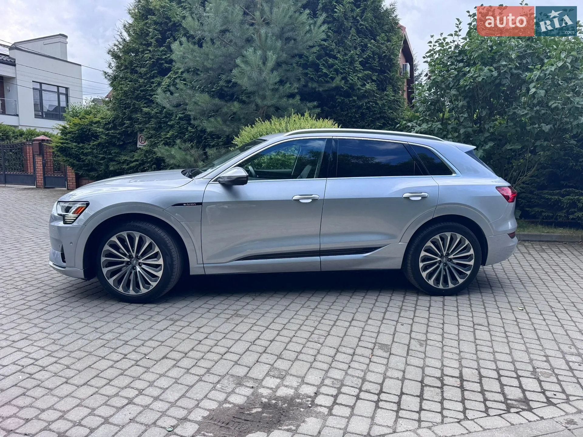 2019 Audi e-tron - мініатюра 7