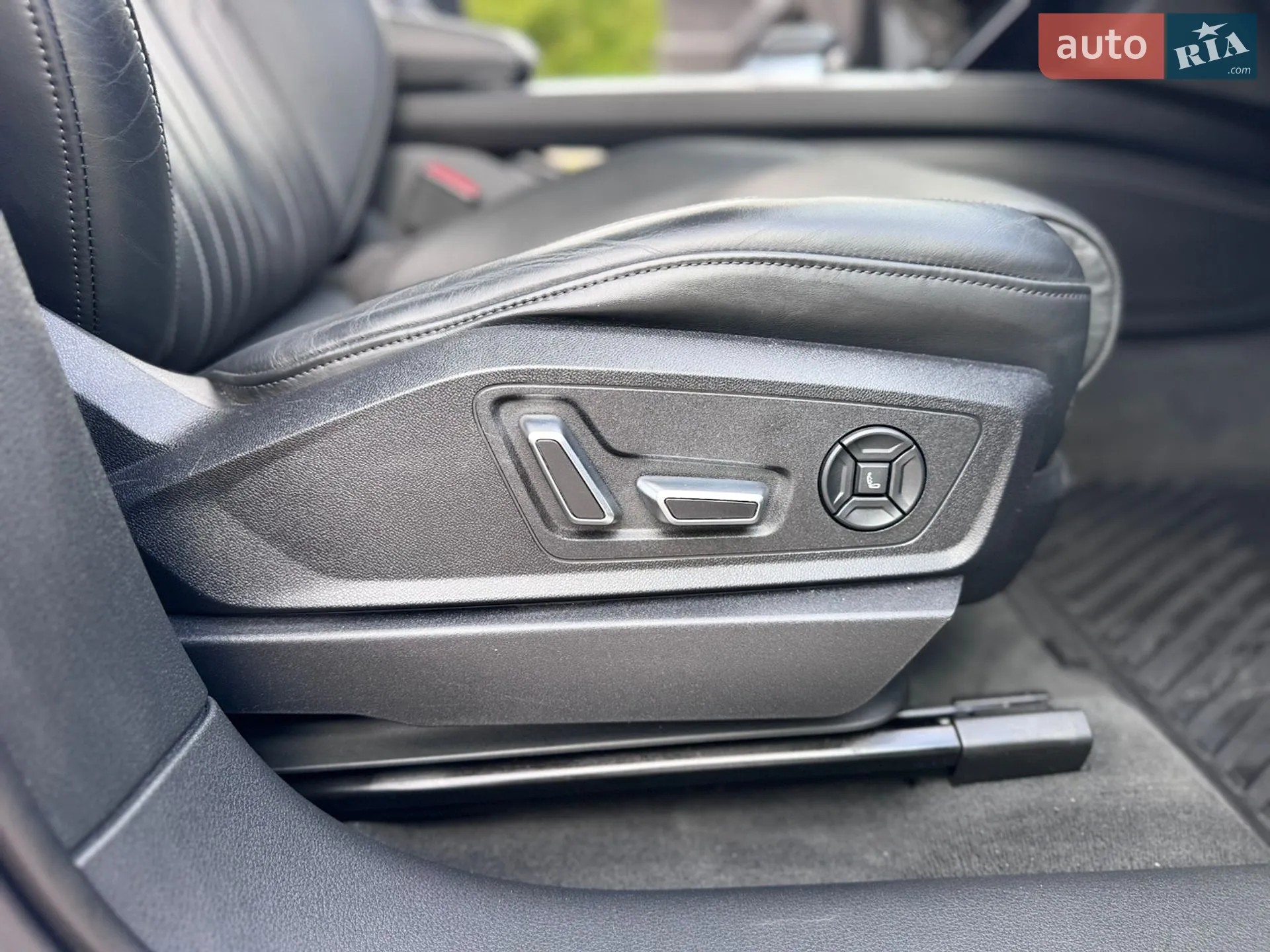2019 Audi e-tron - мініатюра 26