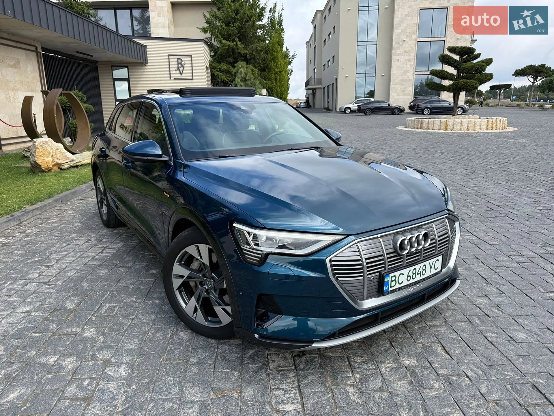 2019 Audi e-tron - мініатюра 2
