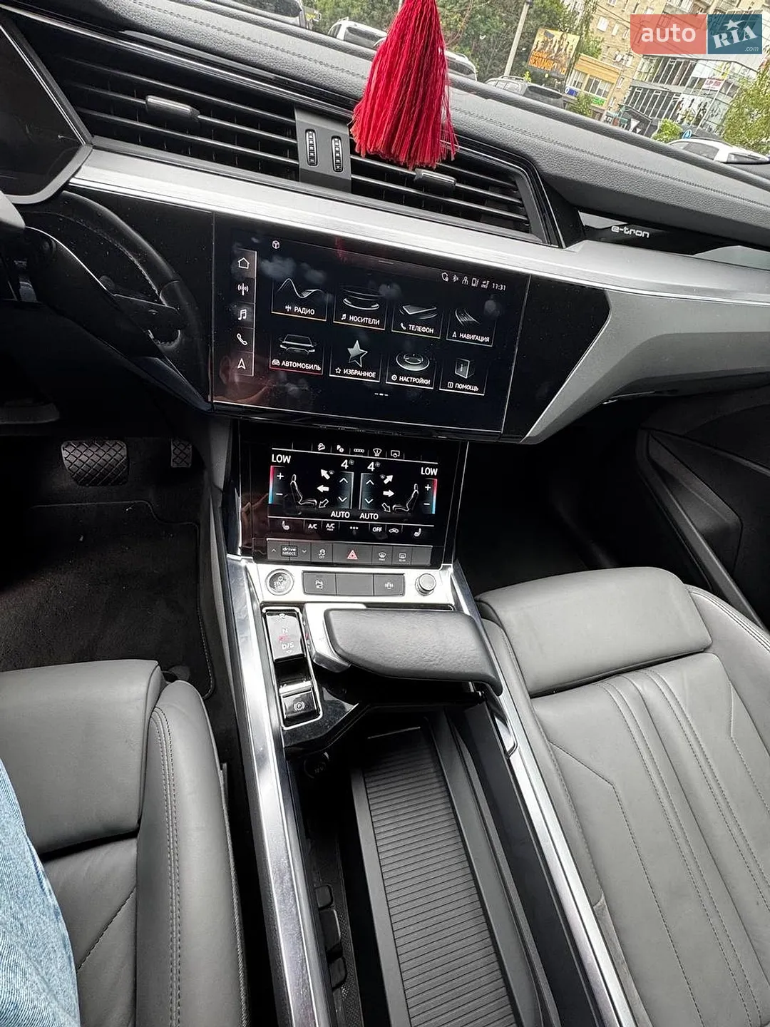 2021 Audi e-tron - мініатюра 8