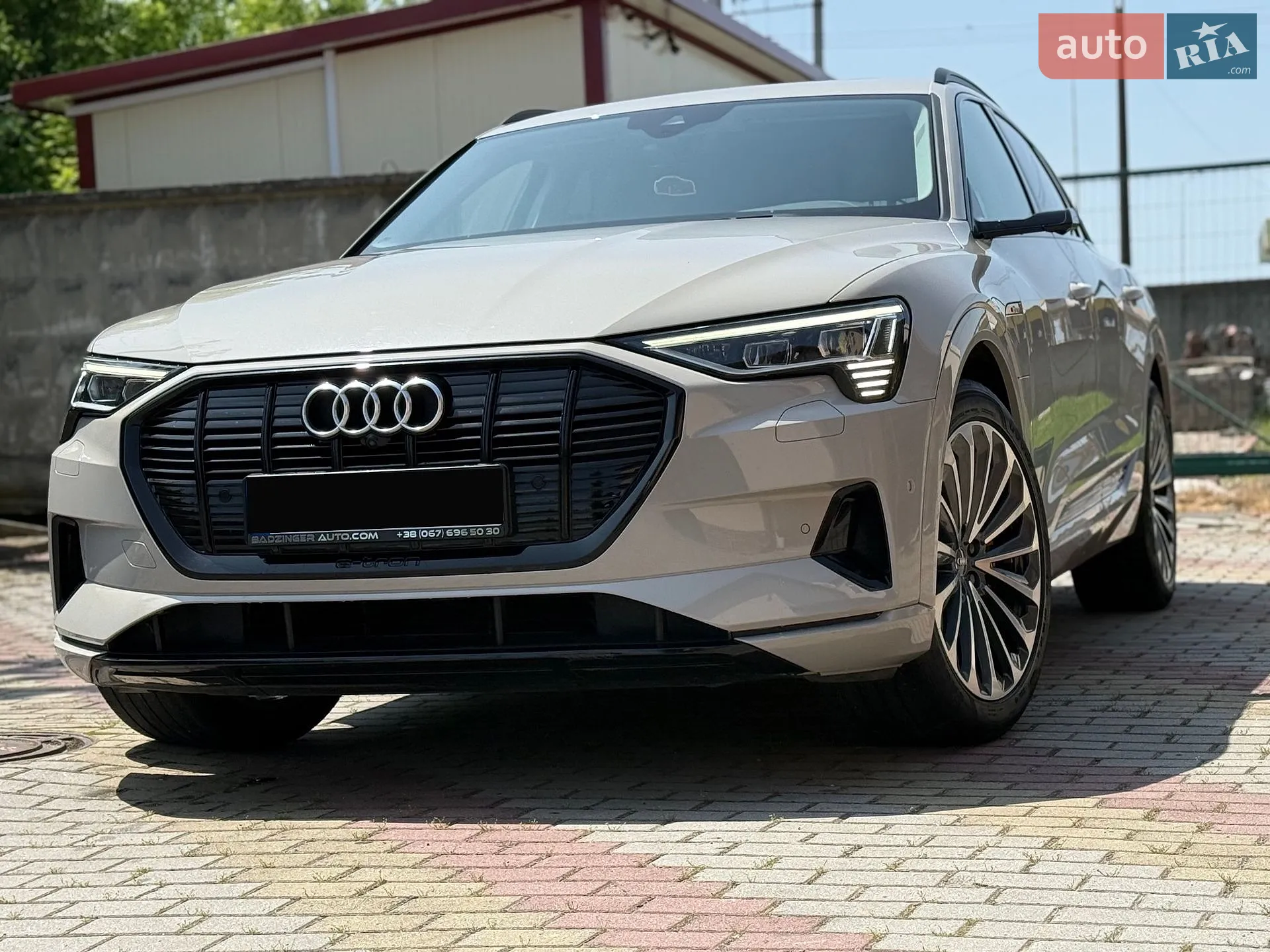 2019 Audi e-tron - мініатюра 11