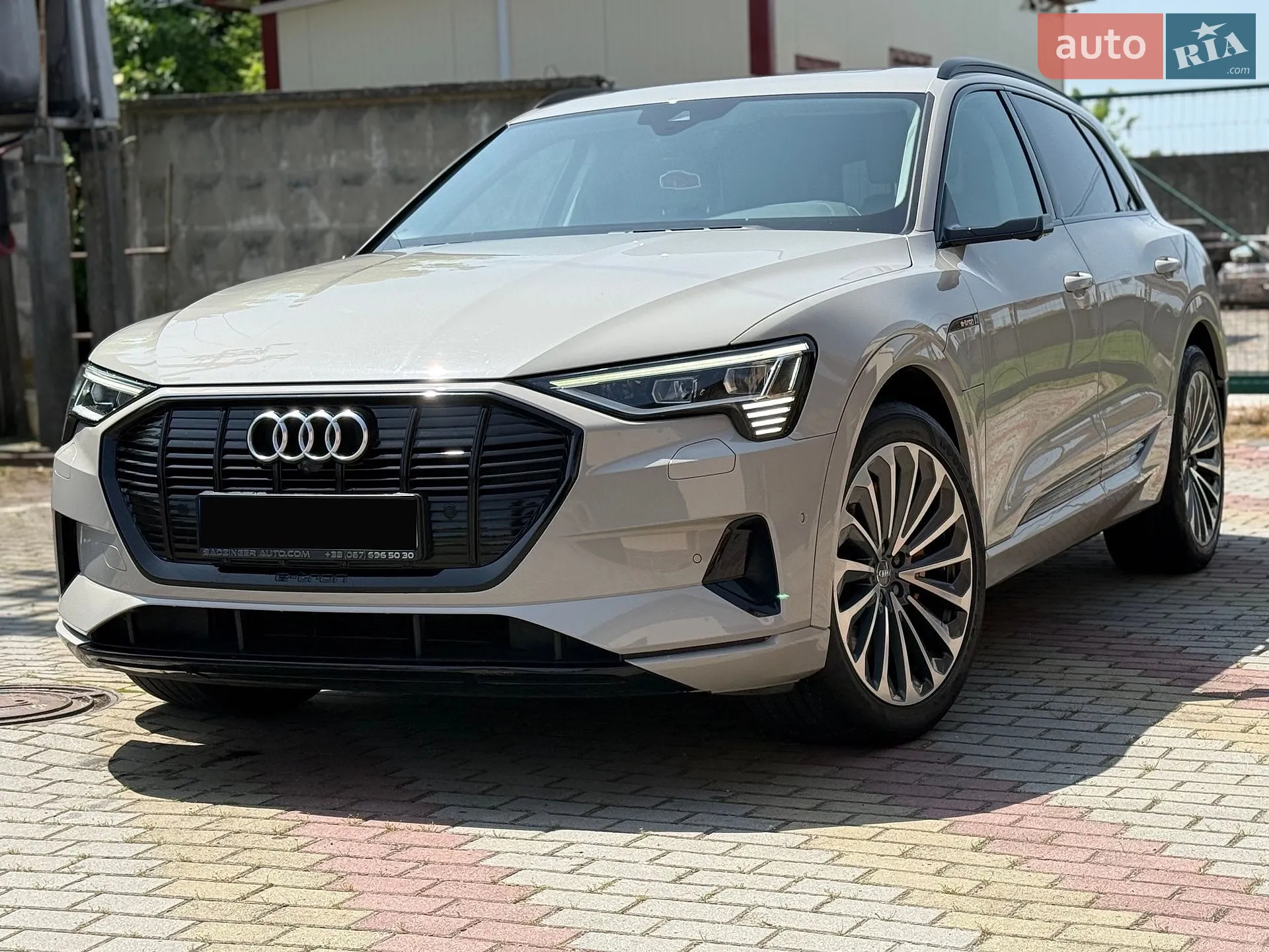 2019 Audi e-tron - мініатюра 9