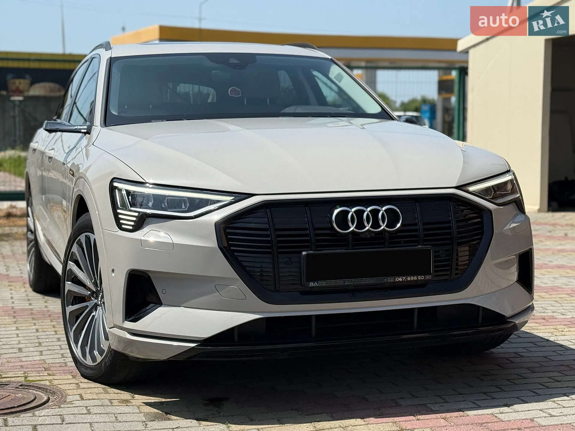 2019 Audi e-tron - мініатюра 16