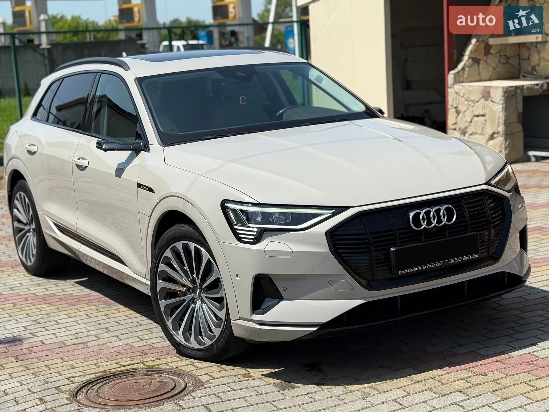 2019 Audi e-tron - мініатюра 15