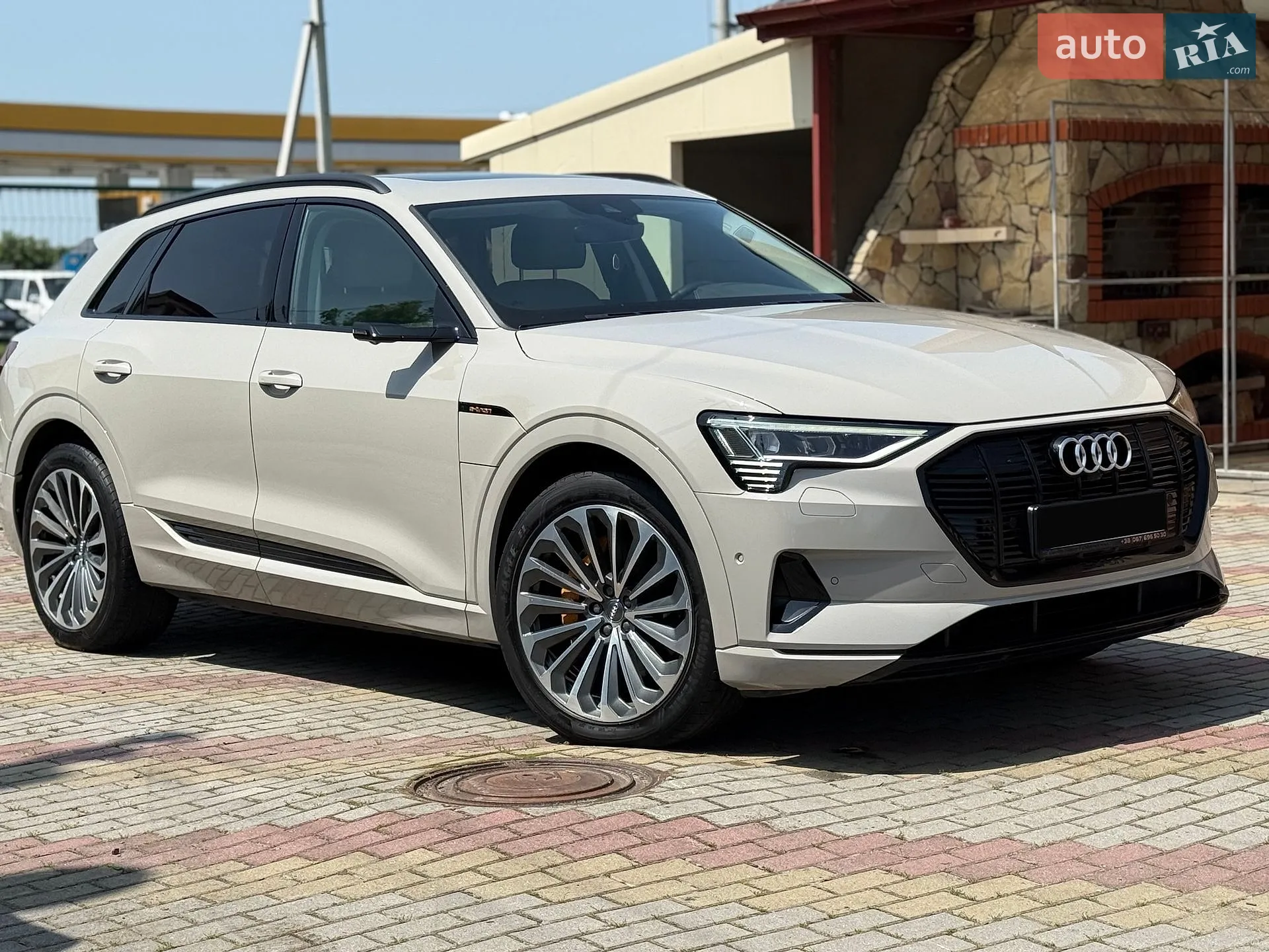 2019 Audi e-tron - мініатюра 13