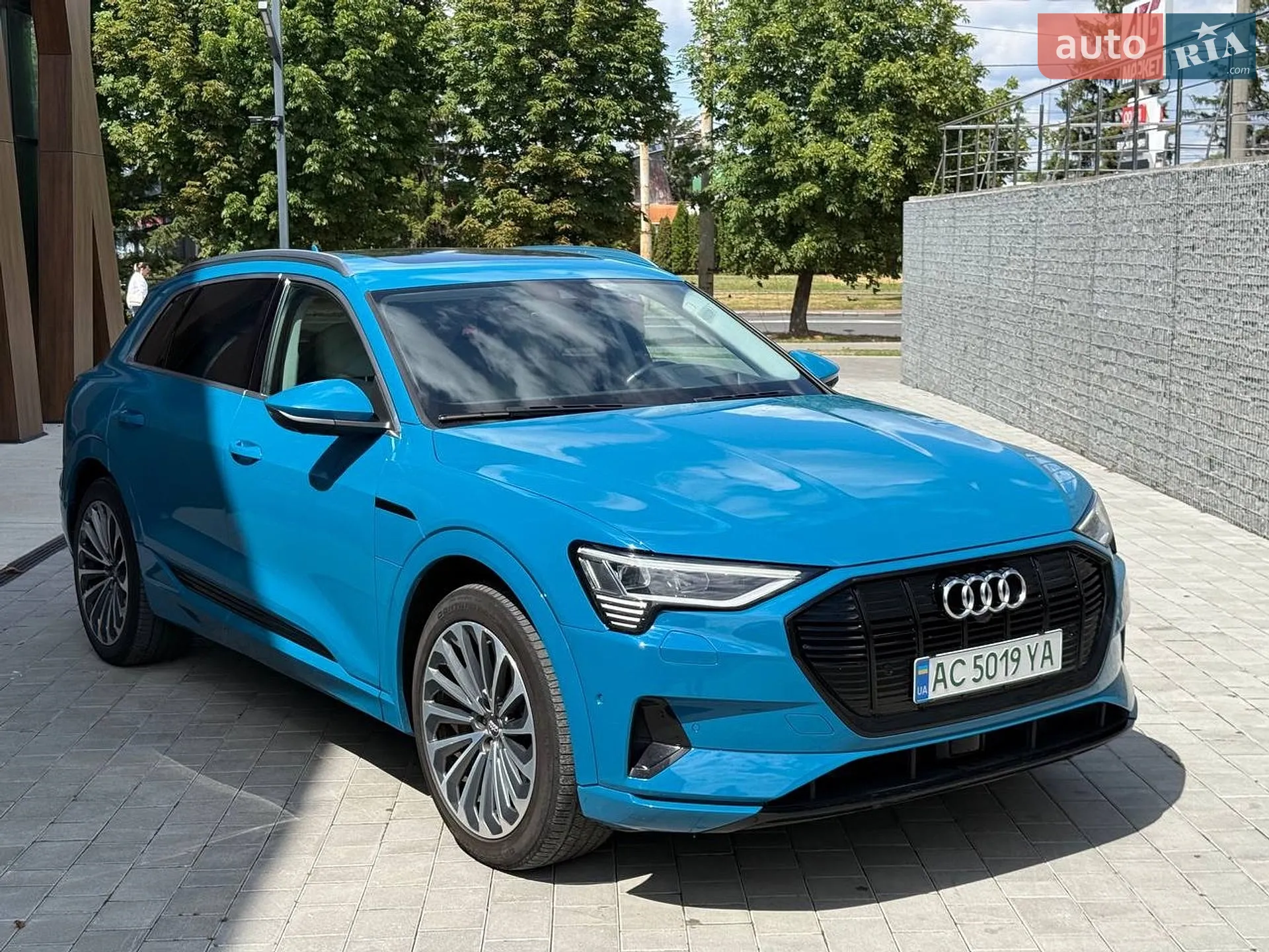2019 Audi e-tron - фото 1