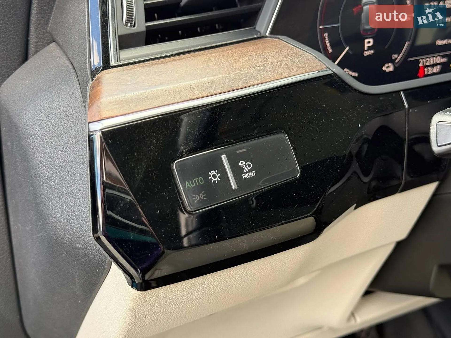 2019 Audi e-tron - мініатюра 14