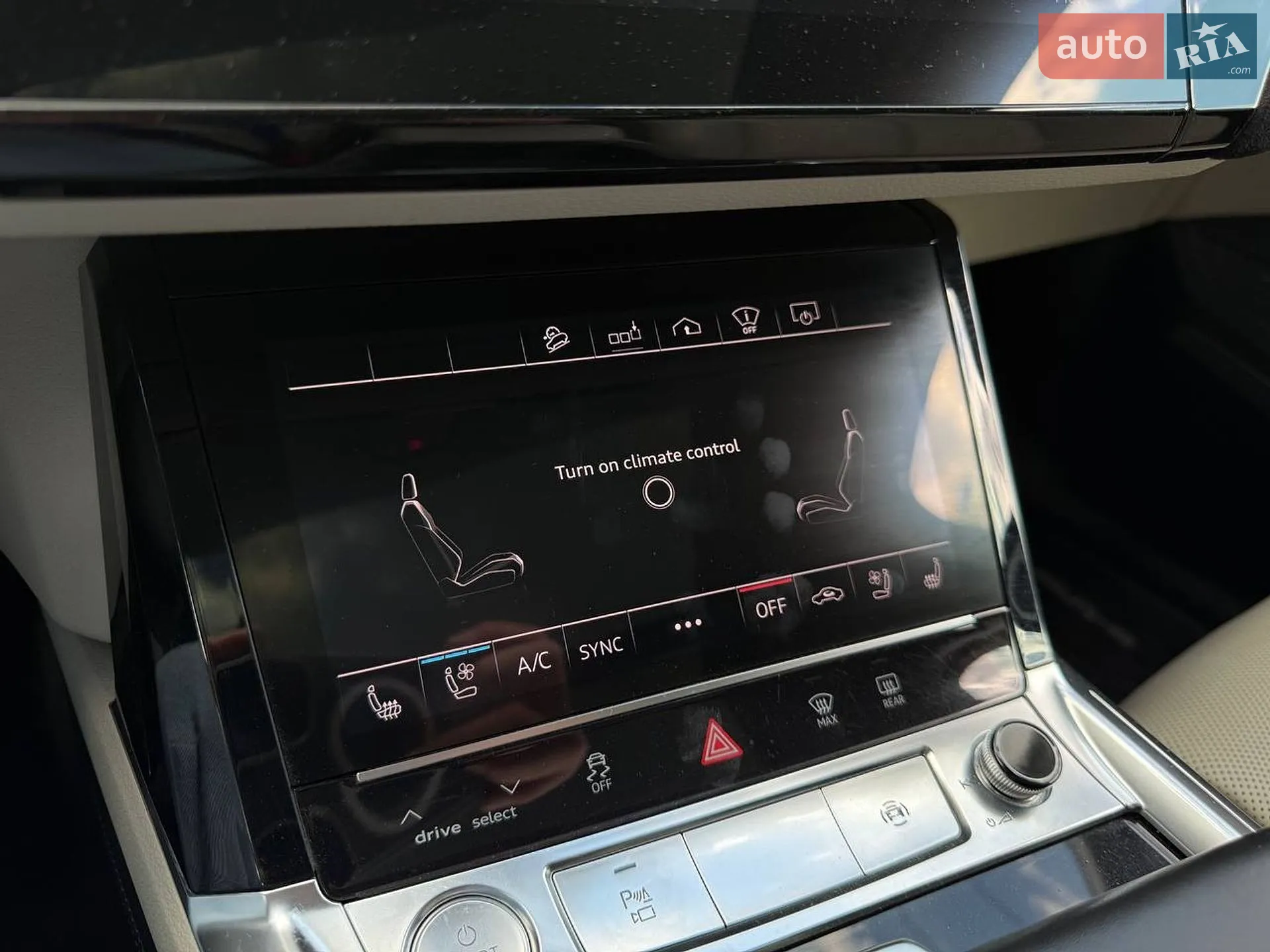 2019 Audi e-tron - мініатюра 36