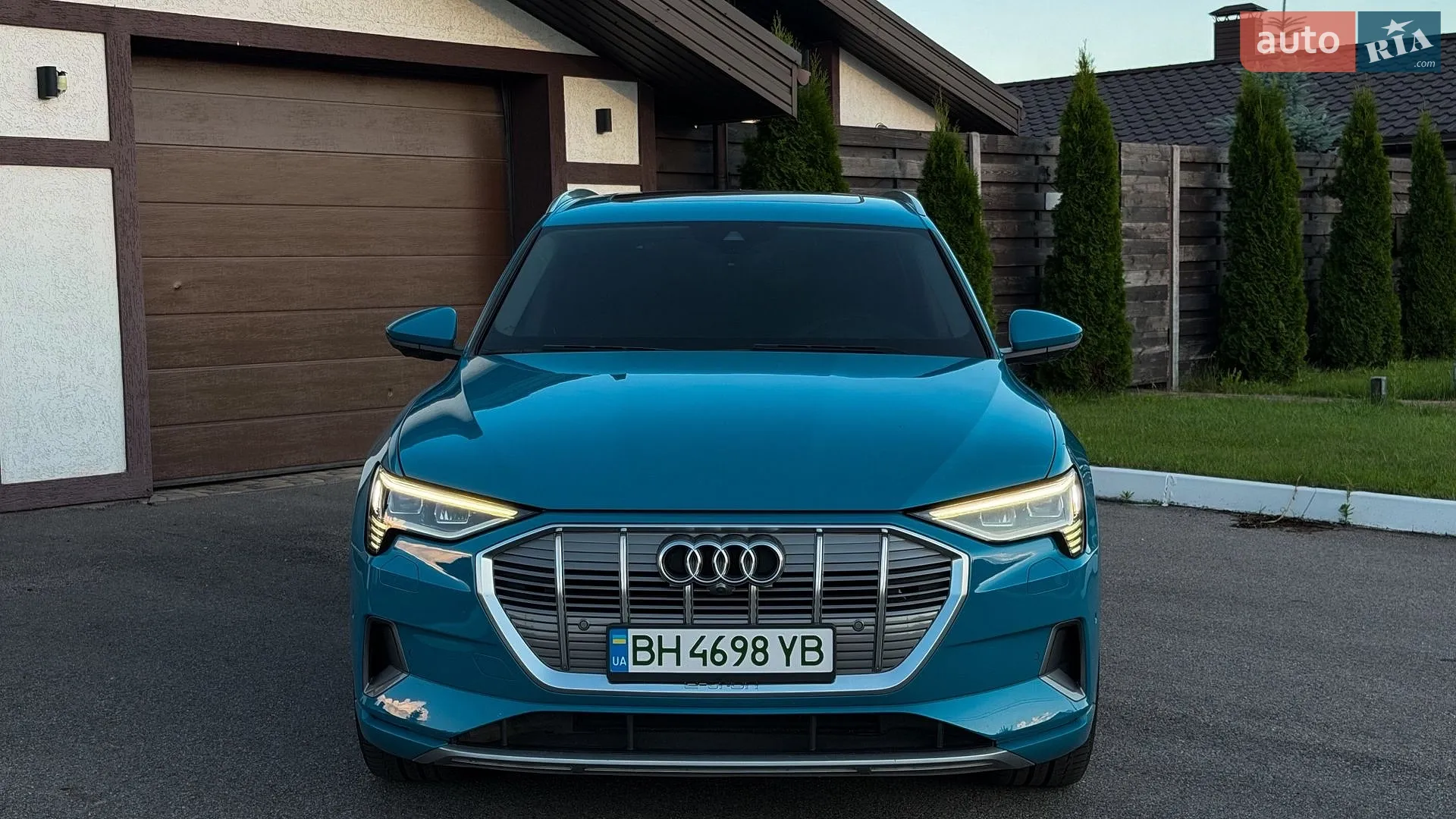 2019 Audi e-tron - мініатюра 2