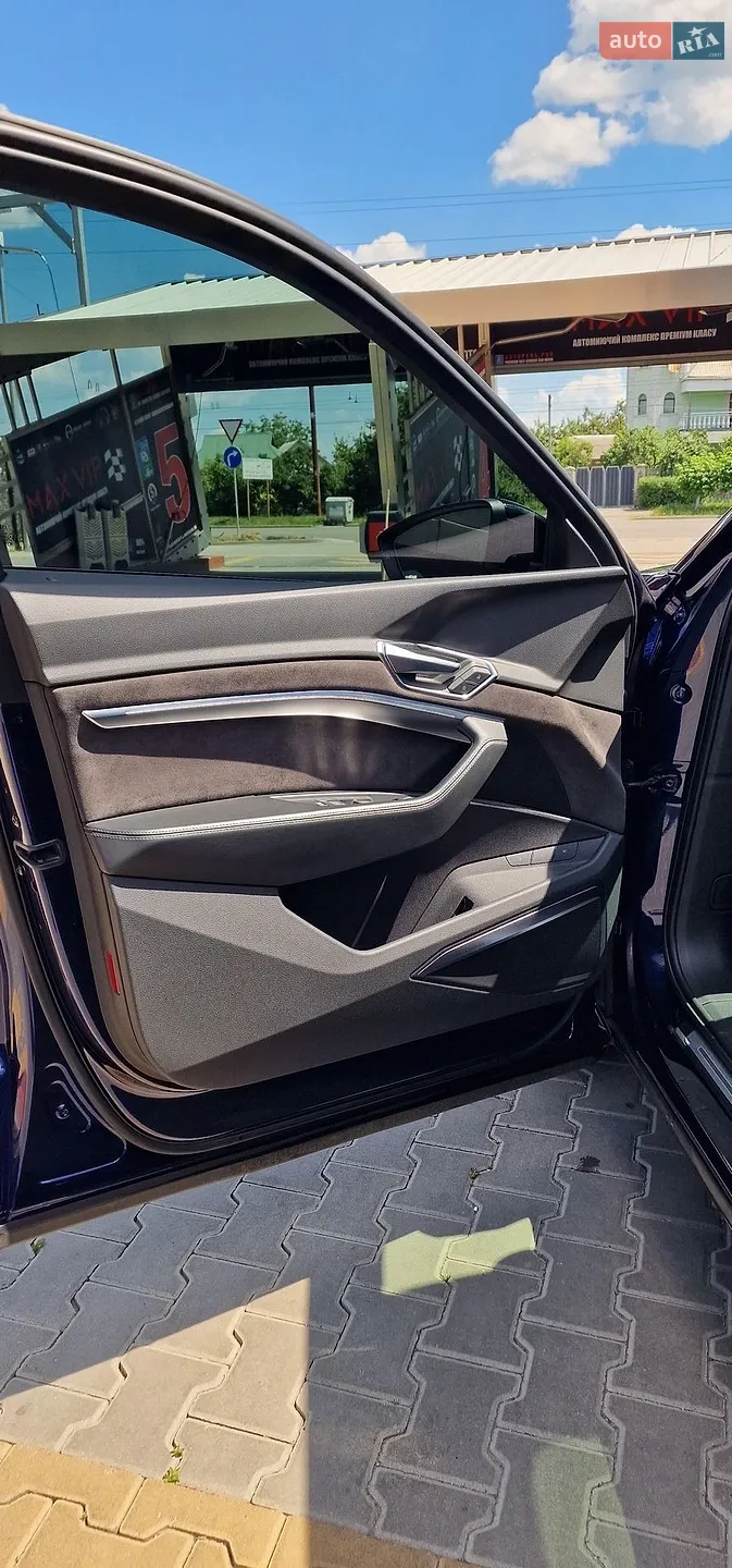 2022 Audi e-tron - мініатюра 8