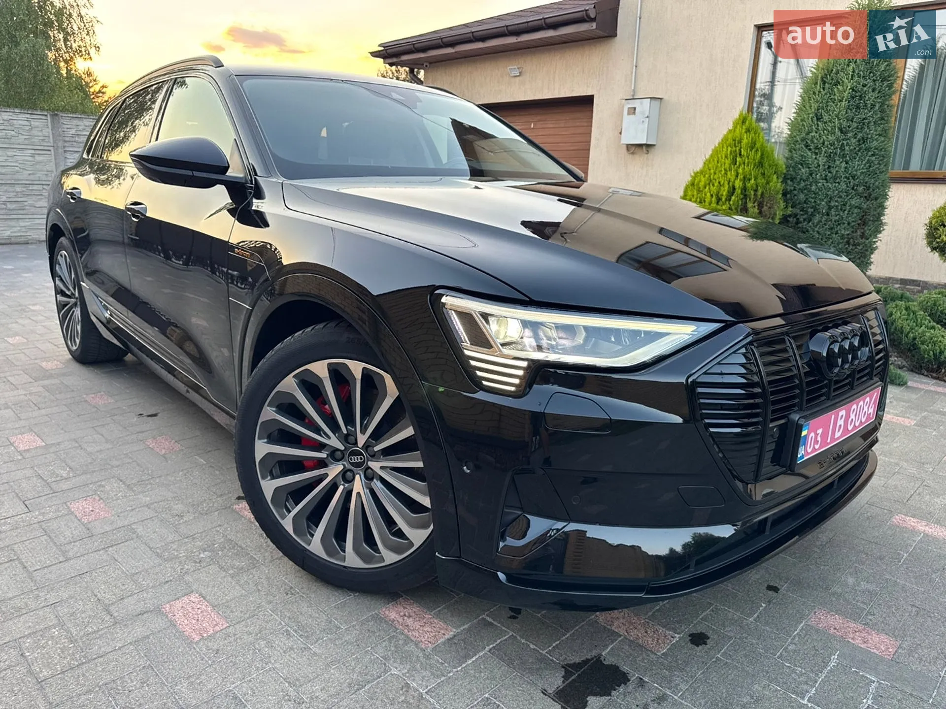 2022 Audi e-tron - фото 1