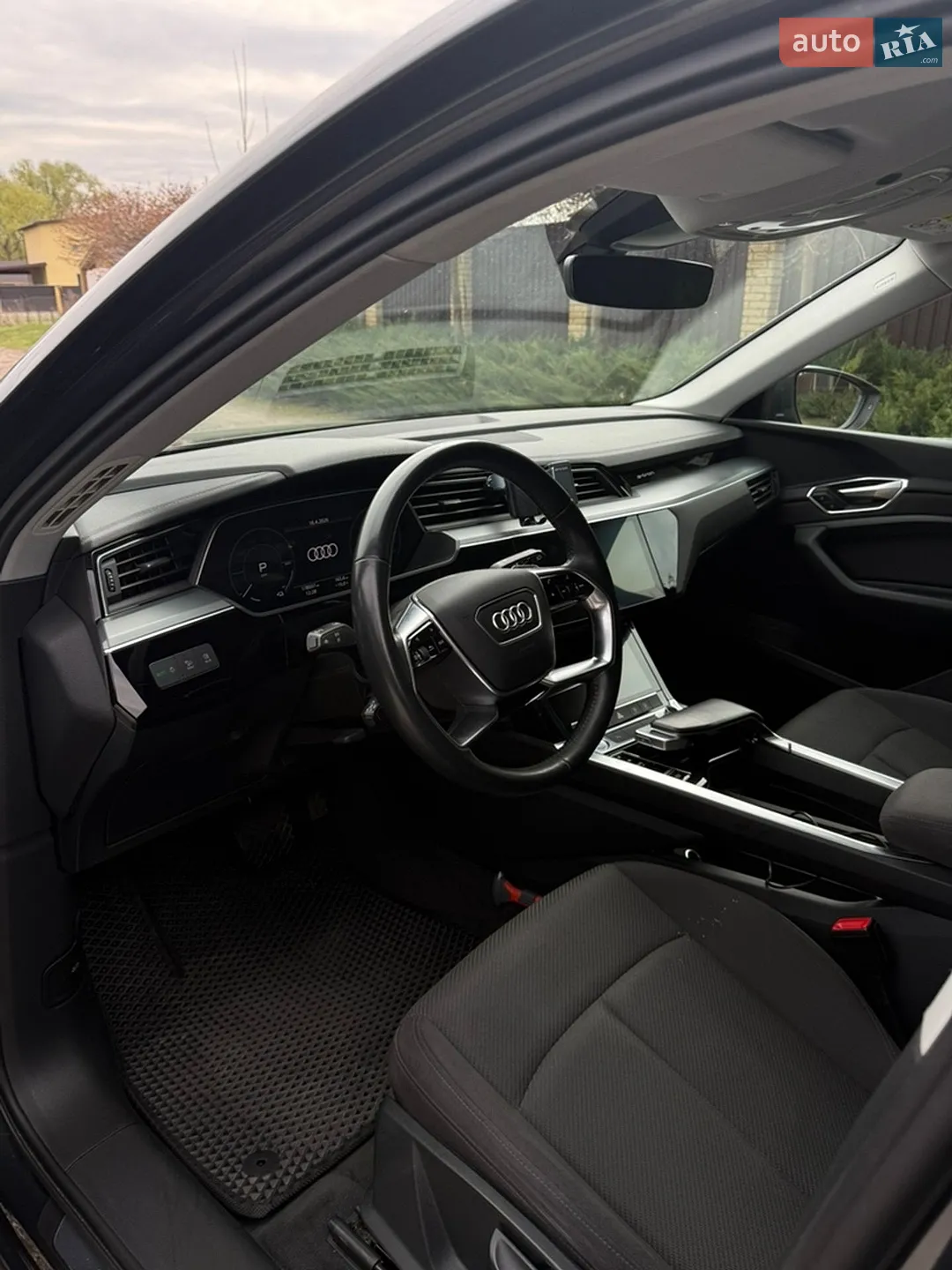 2020 Audi e-tron - мініатюра 9