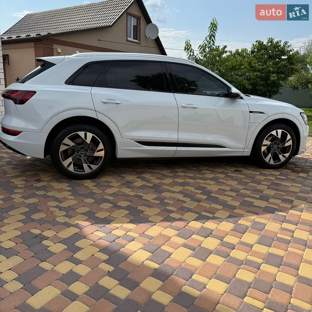 2020 Audi e-tron - мініатюра 3