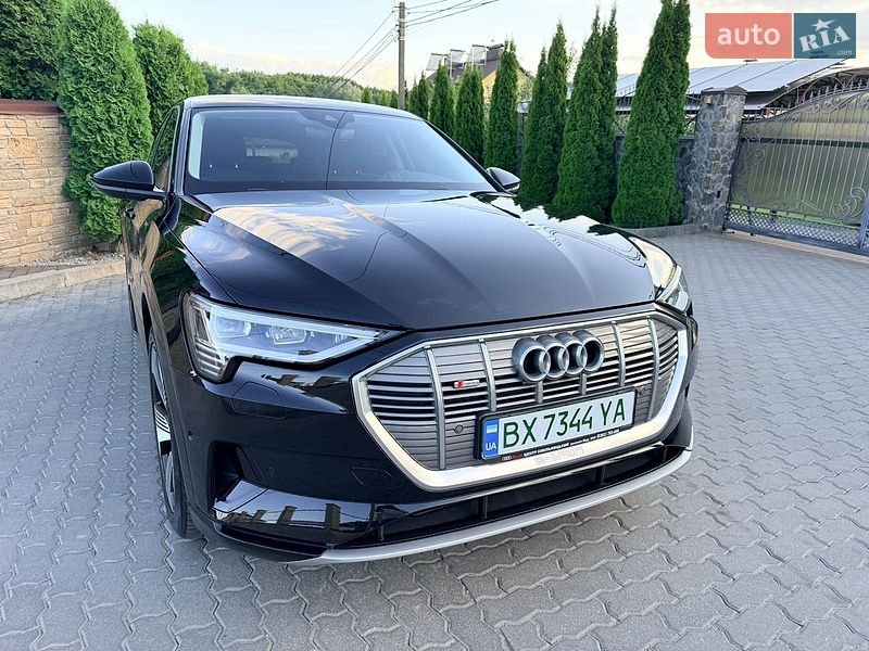 Внедорожник / Кроссовер Audi e-tron 2022 в Хмельницком