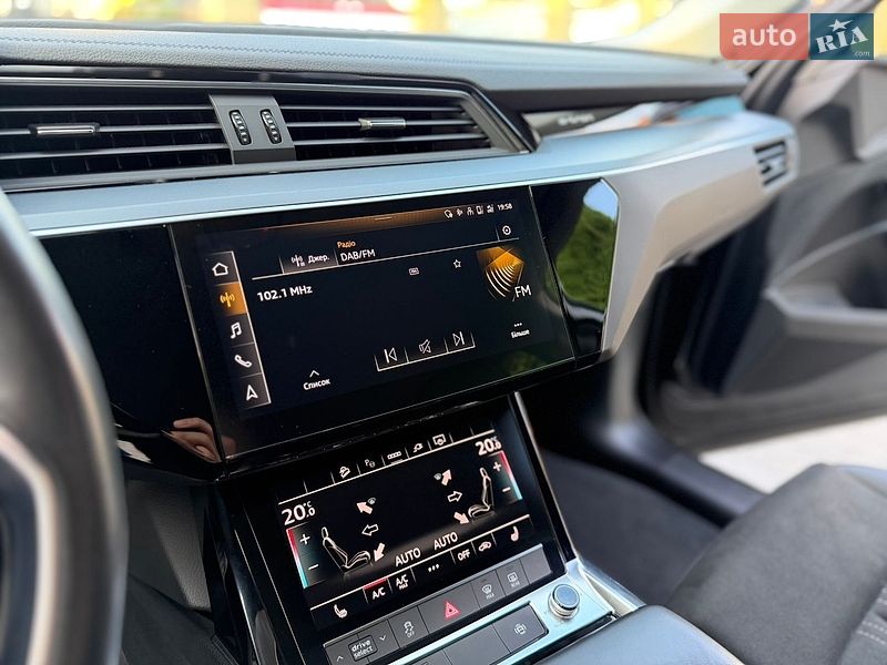 Внедорожник / Кроссовер Audi e-tron 2022 в Хмельницком