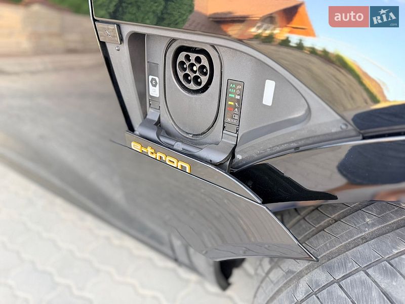 Внедорожник / Кроссовер Audi e-tron 2022 в Хмельницком